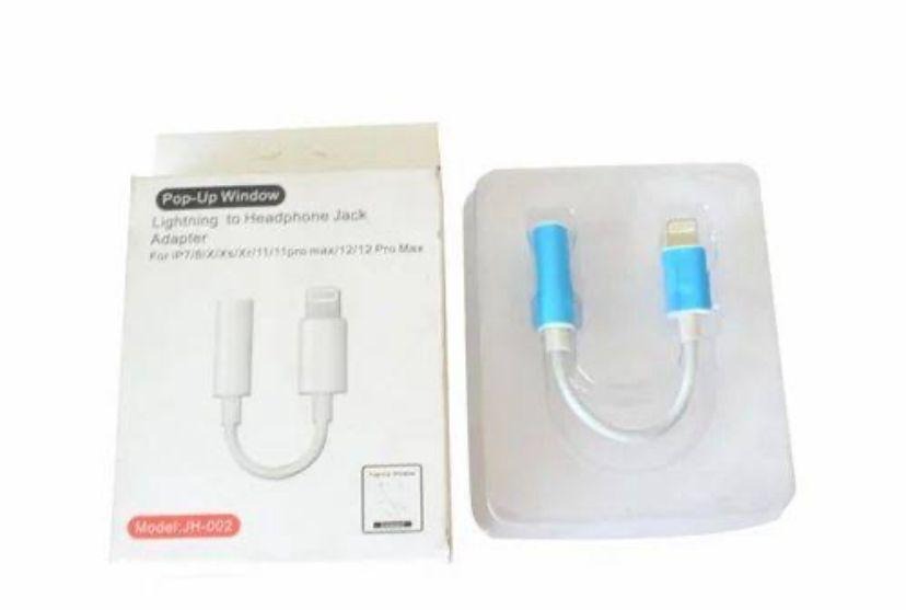 Lightning to 3.5mm Adapter